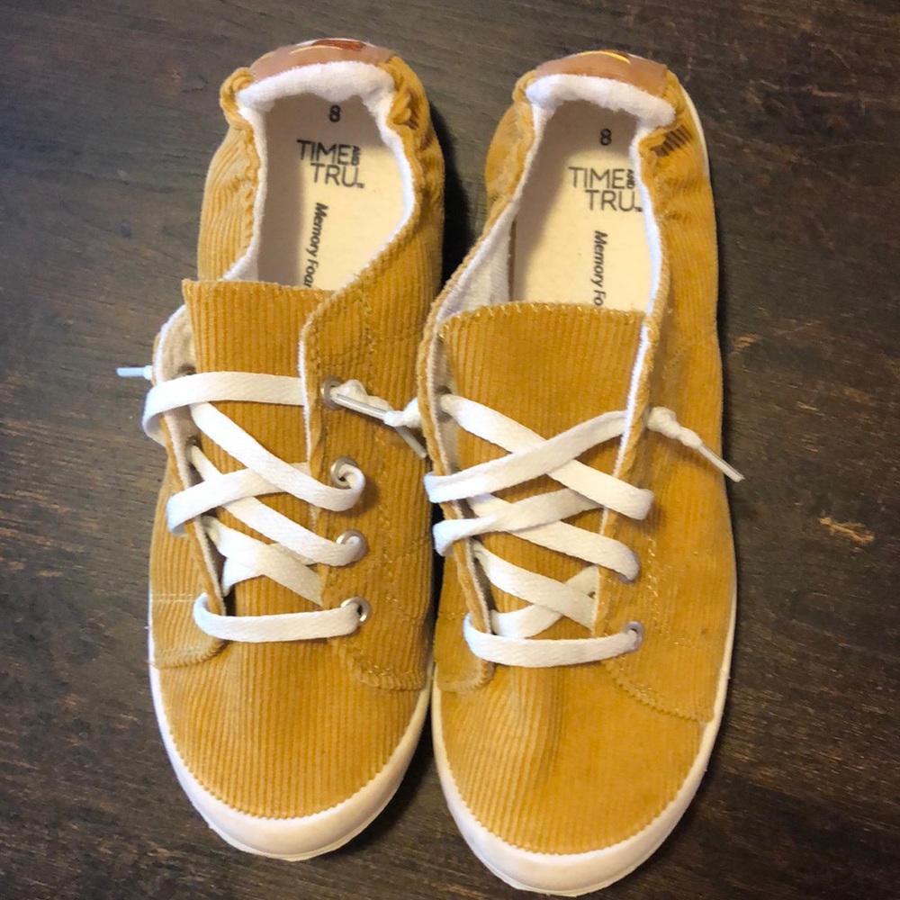 Corduroy sneakers
